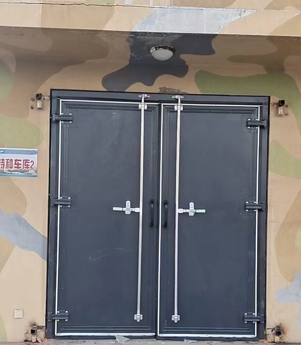 崆峒工业平开门