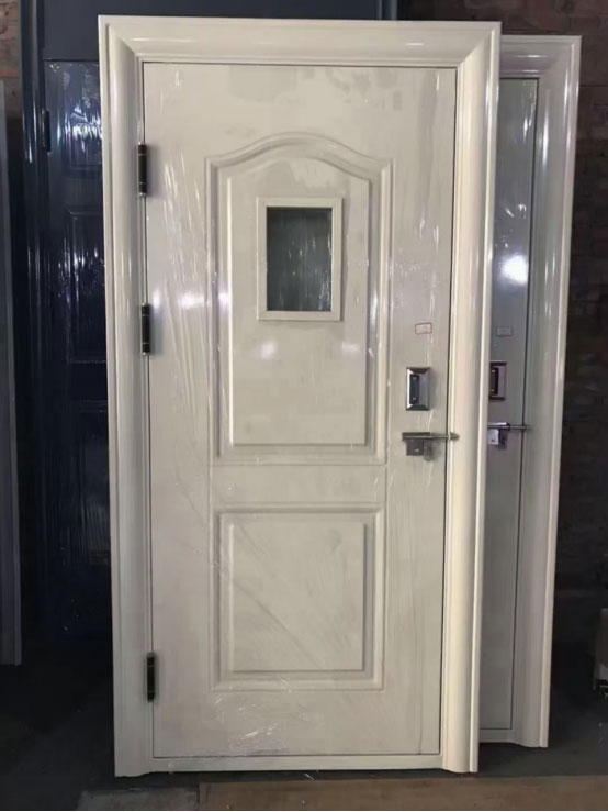 崆峒学校教室门 崆峒学校教室门