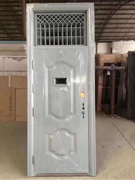 崆峒学校教室门 崆峒学校教室门