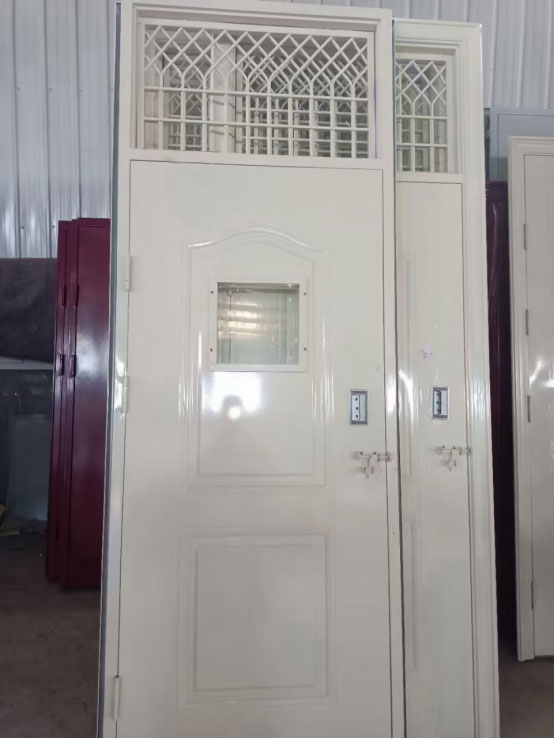 崆峒学校教室门