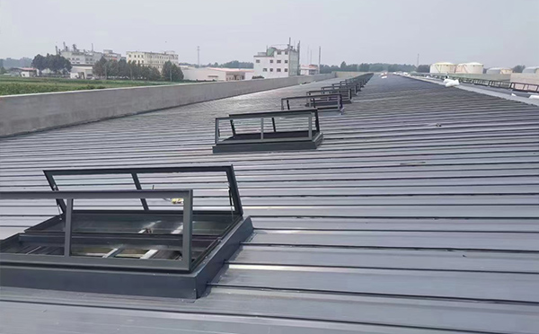 某中学室内体育馆崆峒排烟窗改造项目