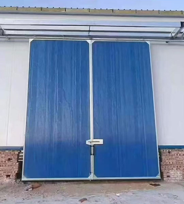 崆峒工业门在大型仓储物流通道中的应用实例