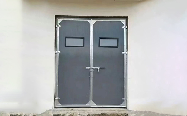 崆峒工业门在高温作业区域的运行表现